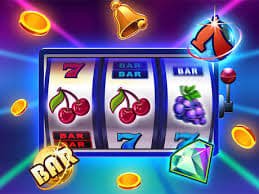 Q333 Live Roulette ဂိမ်းတွင် ကစားသမားများ MMK ဖြင့် လောင်းကြေးထပ်နေသောမြင်ကွင်း